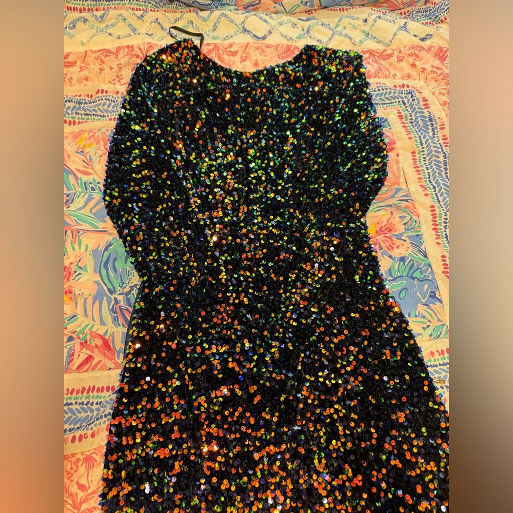 Selfie Leslie size small Sparkle tie back long sleeve dress